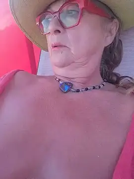 MucMilf59 online show from July 18, 8:01 pm