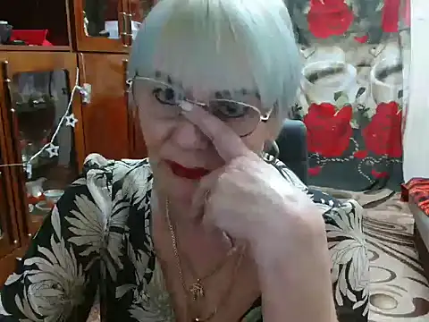 Snapshot of JenaCheim chatting on December 8, 10:25 pm JenaCheim online show from December 8, 10:25 pm