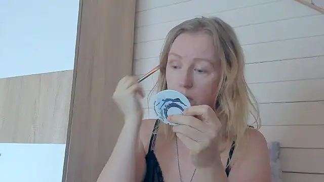 Snapshot of I_AM_MILF chatting on June 18, 7:08 am I AM MILF online show from June 18, 7:08 am