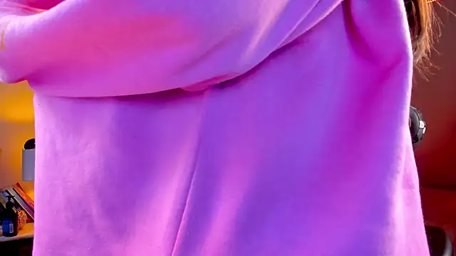 coraline latin online show from January 18, 10:28 pm