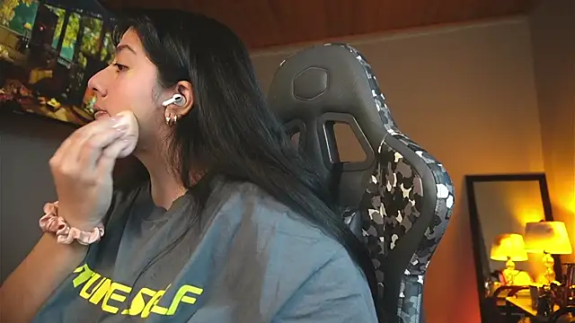 coraline latin online show from March 21, 9:34 pm