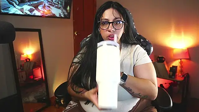 coraline latin online show from January 9, 11:28 pm