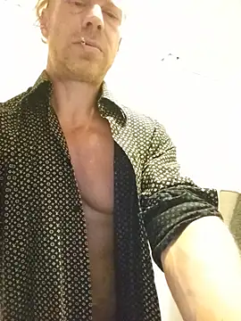 AthleticWomenizer2 online show from July 16, 9:21 pm