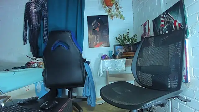 Snapshot of Zack_Grey chatting on February 22, 2:19 pm Zack Grey online show from February 22, 2:19 pm