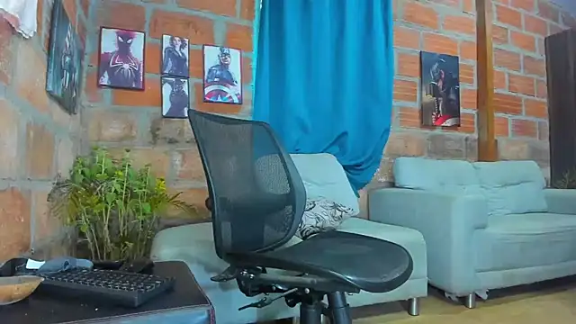 Snapshot of Zack_Grey chatting on March 1, 5:05 pm Zack Grey online show from March 1, 5:05 pm