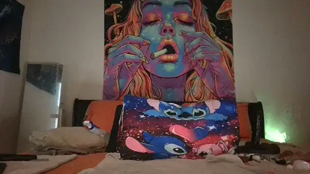 Snapshot of EnticingAaliyah chatting on October 10, 9:03 pm EnticingAaliyah online show from October 10, 9:03 pm