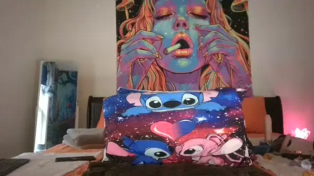 Snapshot of EnticingAaliyah chatting on October 28, 4:20 pm EnticingAaliyah online show from October 28, 4:20 pm