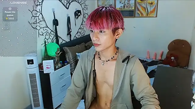 WildestTwink online show from October 2, 6:37 pm