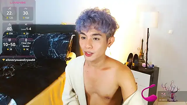 Snapshot of WildestTwink chatting on April 16, 9:39 pm WildestTwink online show from April 16, 9:39 pm