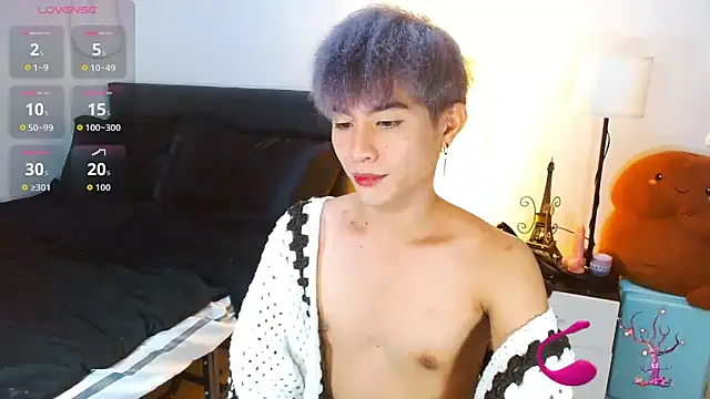 Snapshot of WildestTwink chatting on May 4, 2:13 pm WildestTwink online show from May 4, 2:13 pm