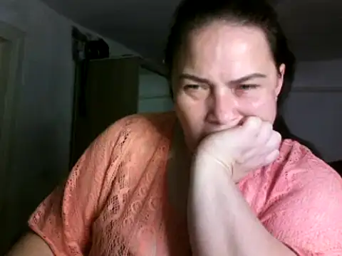 Snapshot of TammyAh chatting on December 10, 12:28 am TammyAh online show from December 10, 12:28 am