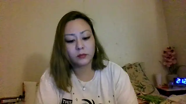 Snapshot of YOUNGFLICKA chatting on December 4, 8:12 am YOUNGFLICKA online show from December 4, 8:12 am