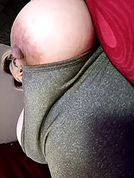 Honey Lucy1 online show from September 27, 10:37 pm