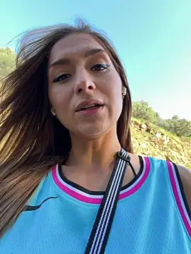 Snapshot of StracciaStella- chatting on March 28, 4:50 pm StracciaStella- online show from March 28, 4:50 pm