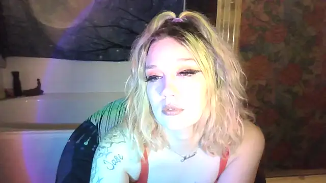 Snapshot of TEXASMARYYYJANE chatting on May 17, 3:26 am TEXASMARYYYJANE online show from May 17, 3:26 am