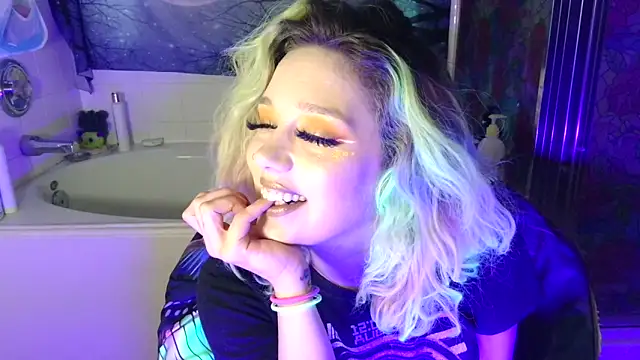 Snapshot of TEXASMARYYYJANE chatting on May 27, 1:19 pm TEXASMARYYYJANE online show from May 27, 1:19 pm