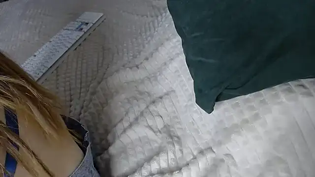 Kiradoll27 online show from December 16, 10:31 am