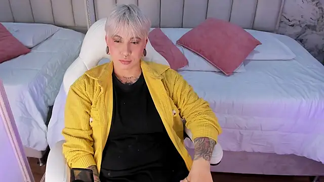 Snapshot of amy_ink chatting on September 24, 11:24 am amy ink online show from September 24, 11:24 am