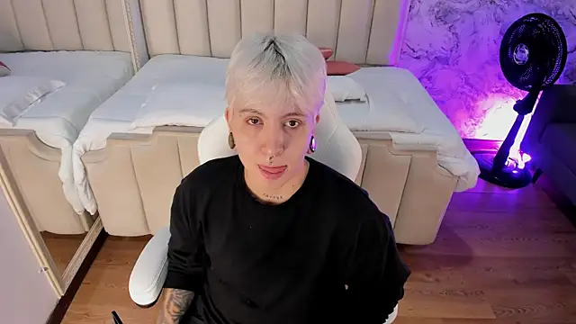 Snapshot of amy_ink chatting on September 29, 11:26 am amy ink online show from September 29, 11:26 am