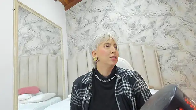 Snapshot of amy_ink chatting on October 3, 11:18 am amy ink online show from October 3, 11:18 am