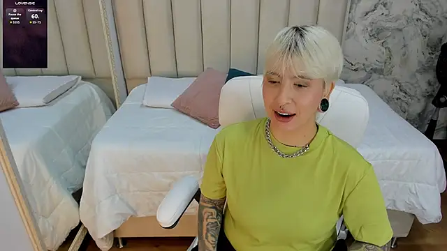 Snapshot of amy_ink chatting on November 3, 11:22 am amy ink online show from November 3, 11:22 am