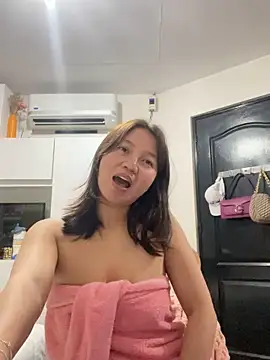 Snapshot of asianmystery203 chatting on December 25, 9:45 am asianmystery203 online show from December 25, 9:45 am