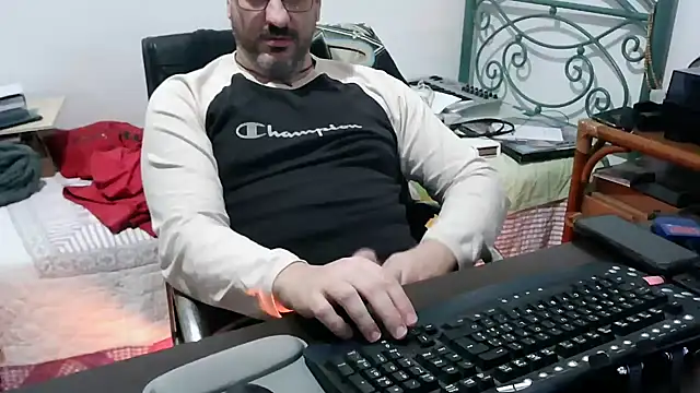 Italian dark desire online show from January 10, 9:30 pm