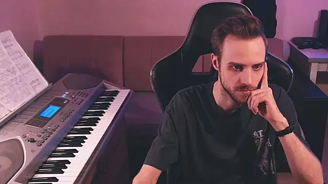 Snapshot of Sweetparker chatting on November 28, 1:47 pm Sweetparker online show from November 28, 1:47 pm