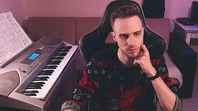 Snapshot of Sweetparker chatting on December 13, 8:47 pm Sweetparker online show from December 13, 8:47 pm