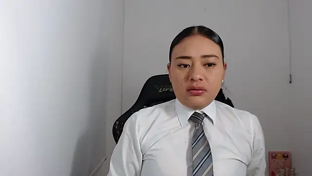 ReyleDoll online show from December 15, 9:09 pm