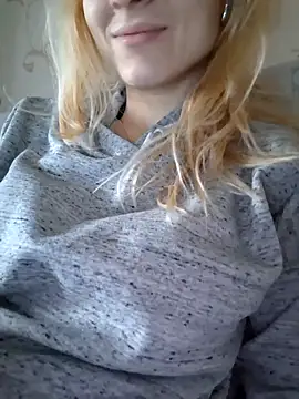 YogisticJuli666 online show from March 17, 4:51 am