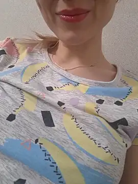 YogisticJuli666 online show from October 30, 5:31 am