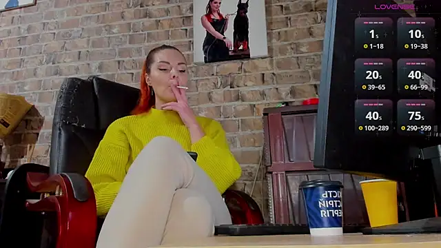 Snapshot of MrsVenus chatting on December 5, 7:27 am MrsVenus online show from December 5, 7:27 am