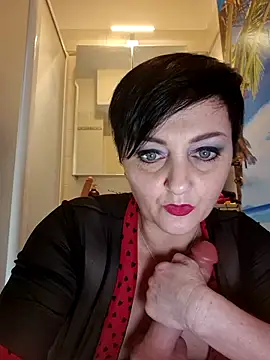 lucillabollente online show from February 7, 3:08 pm