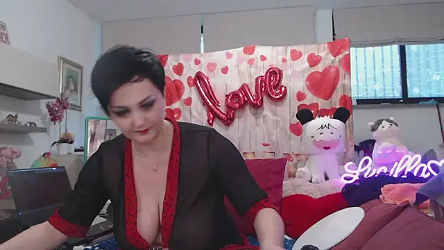 lucillabollente online show from February 14, 2:54 pm
