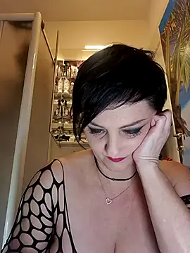 lucillabollente online show from March 28, 5:07 am