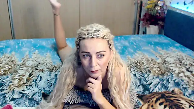 MirabelaSweet online show from March 17, 6:40 am