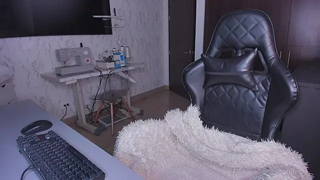 Lisegg  online show from December 7, 10:23 am