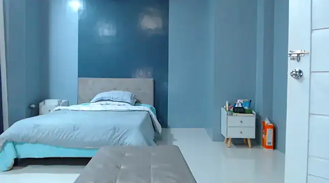 Snapshot of _FoxyFlair chatting on December 4, 2:37 pm  FoxyFlair online show from December 4, 2:37 pm