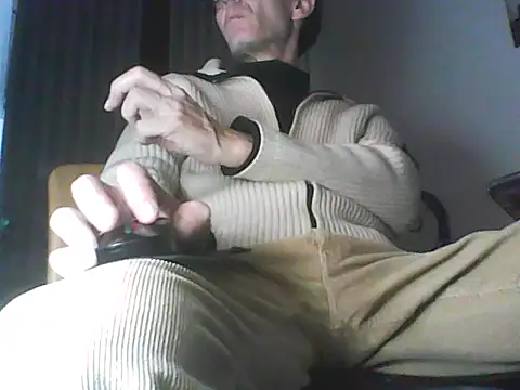 Snapshot of Moro_ra chatting on November 25, 7:14 pm Moro ra online show from November 25, 7:14 pm