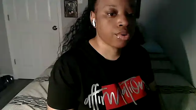 Snapshot of Sexymona1218 chatting on September 25, 7:39 pm Sexymona1218 online show from September 25, 7:39 pm