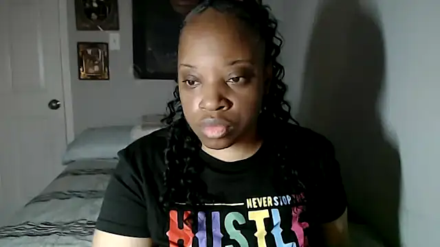 Snapshot of Sexymona1218 chatting on October 4, 9:29 am Sexymona1218 online show from October 4, 9:29 am