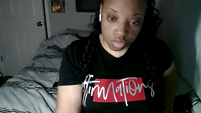 Snapshot of Sexymona1218 chatting on October 16, 2:56 am Sexymona1218 online show from October 16, 2:56 am