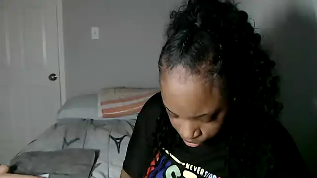 Snapshot of Sexymona1218 chatting on October 27, 8:29 am Sexymona1218 online show from October 27, 8:29 am