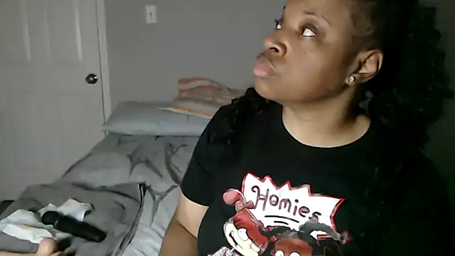 Snapshot of Sexymona1218 chatting on October 28, 8:29 am Sexymona1218 online show from October 28, 8:29 am