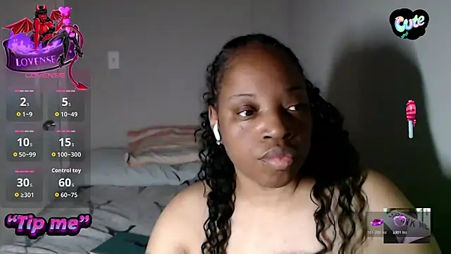 Snapshot of Sexymona1218 chatting on October 30, 11:16 pm Sexymona1218 online show from October 30, 11:16 pm