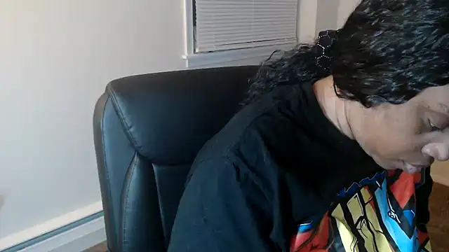 Sexymona1218 online show from December 18, 10:05 pm