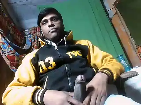 Snapshot of desiboy1101 chatting on February 12, 3:29 am desiboy1101 online show from February 12, 3:29 am