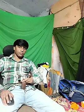 Snapshot of desiboy1101 chatting on May 12, 3:36 am desiboy1101 online show from May 12, 3:36 am