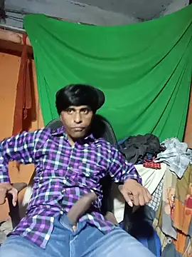 Snapshot of desiboy1101 chatting on June 9, 2:28 pm desiboy1101 online show from June 9, 2:28 pm